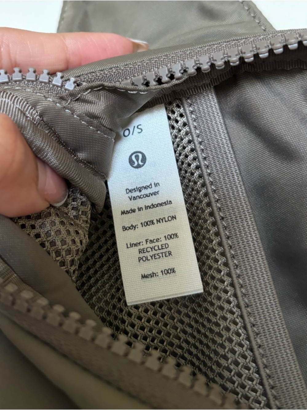 Lululemon Nomad Belt Bag 2L with Branded Strap - Picture 7 of 9